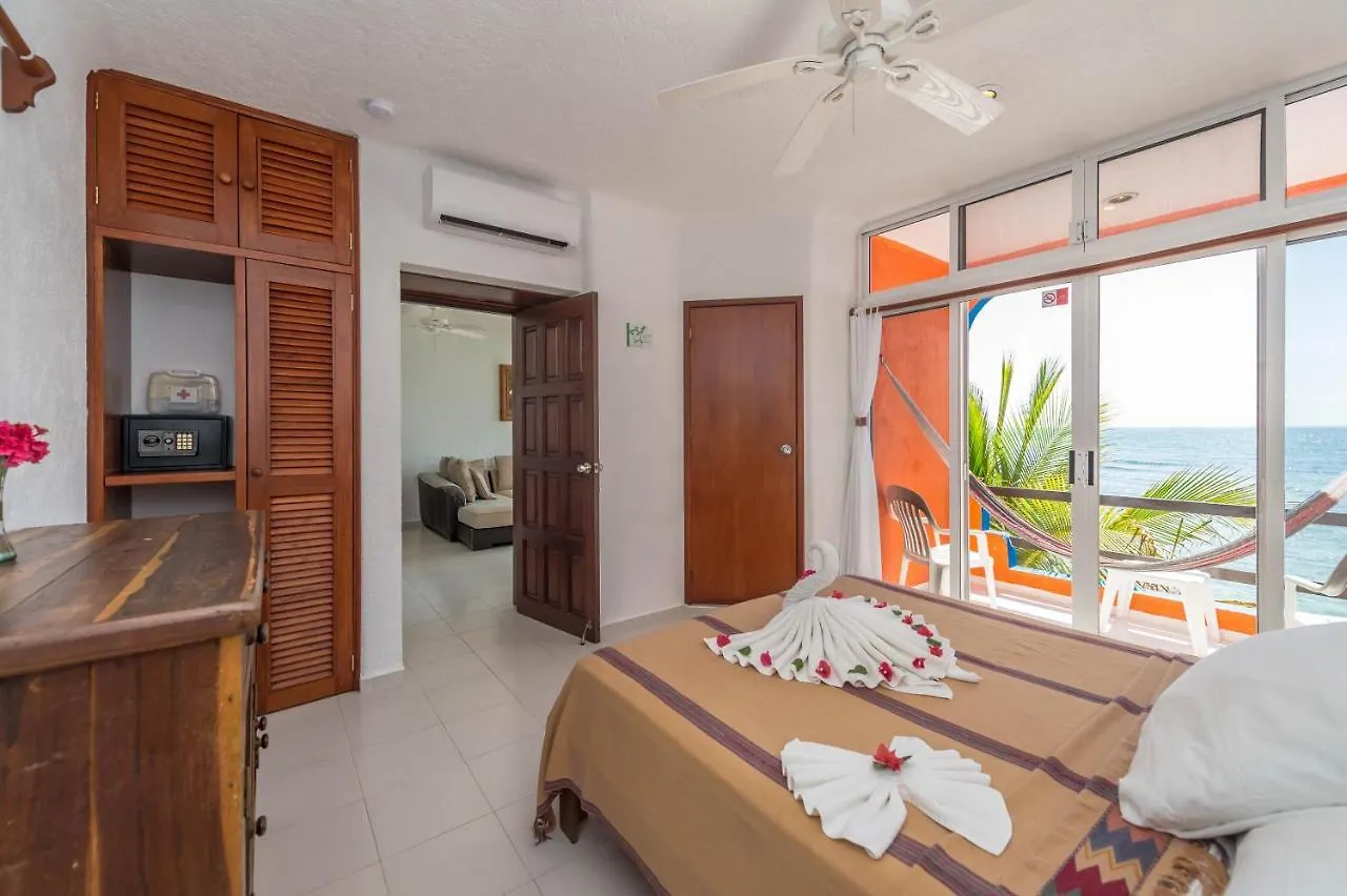 Del Sol Beachfront Akumal 2*,  México