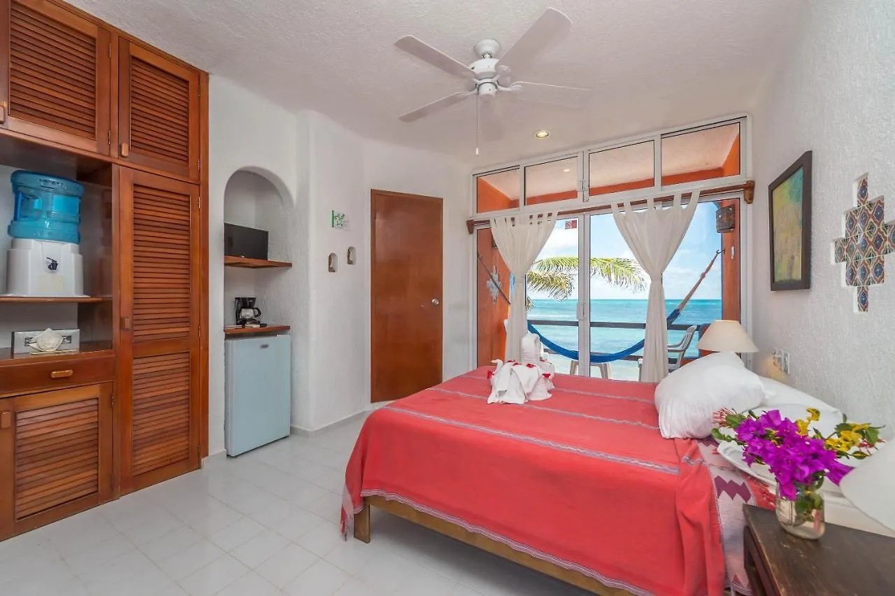 Del Sol Beachfront Akumal 2*,  México